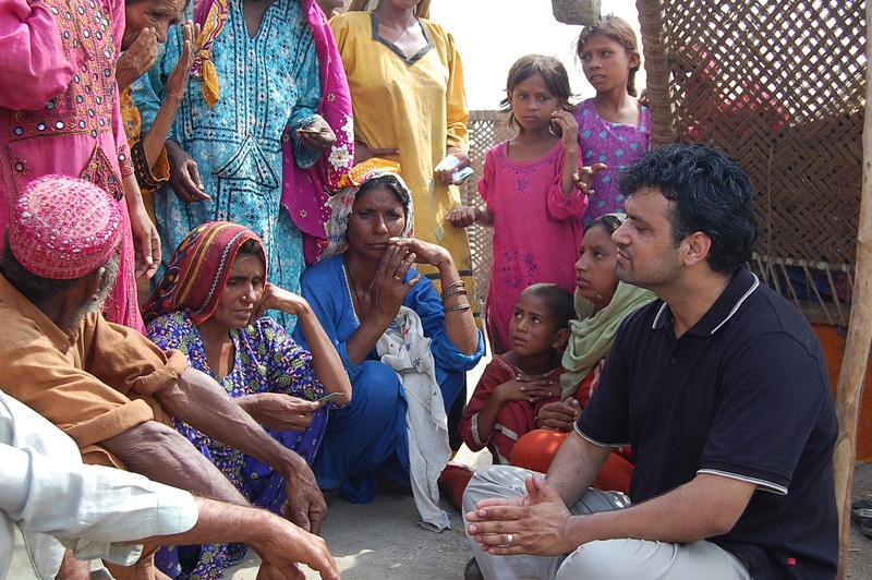Explaining good hygiene practices in Shikarpur district, Pakistan