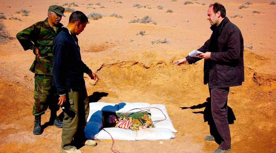 Geneva Call monitoring the destruction of stockpiled anti-personnel mines by the Polisario Front, Western Sahara, 2011