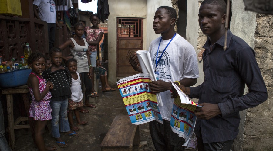 Campaigners provide information on Ebola in Sierra Leone