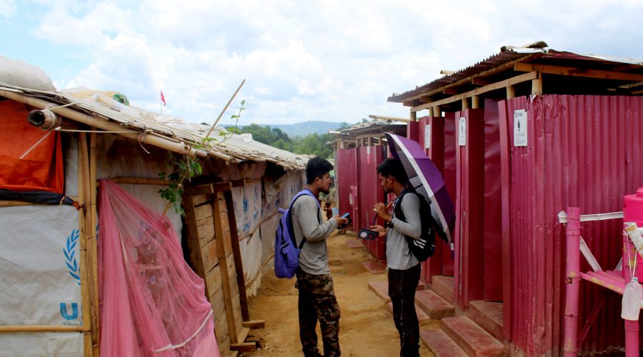 REACH enumerators map WASH infrastructure in Cox’s Bazar.