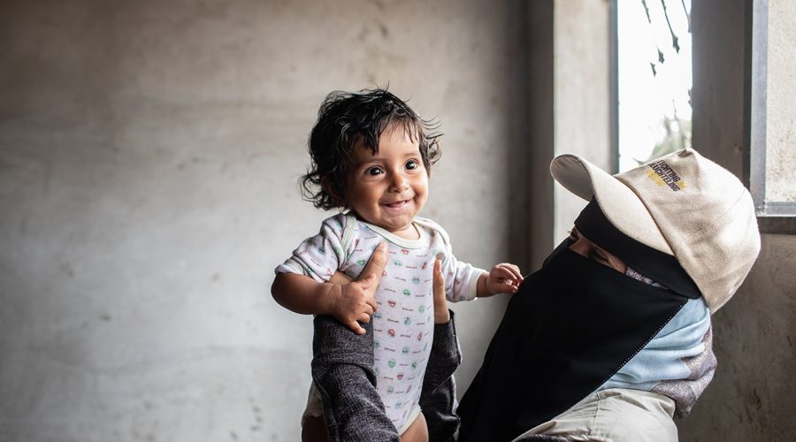 Adeeyah and her daughter at a mobile clinic in the suburb of Enma in Aden, Yemen