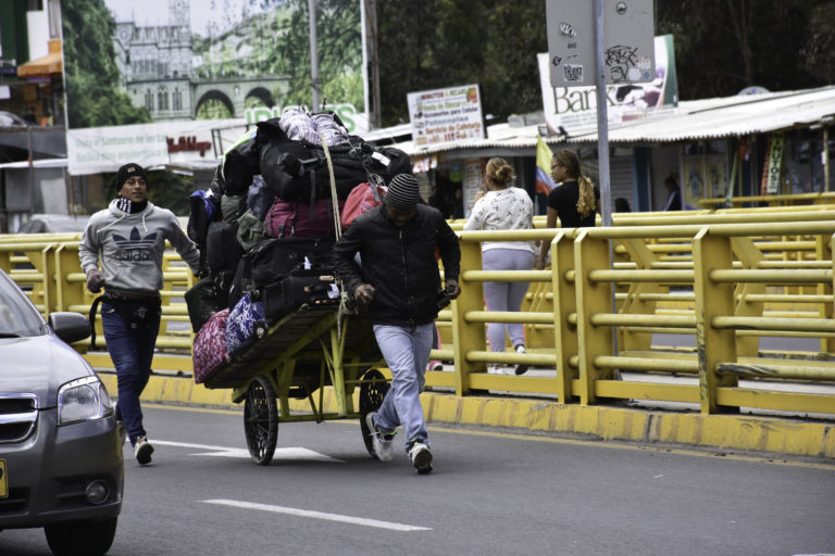Migrants from Venezuela at Rumichaca Bridge, Tulcan on the Ecuador–Colombia border. Credit: Diego Castellanos/ ICRC